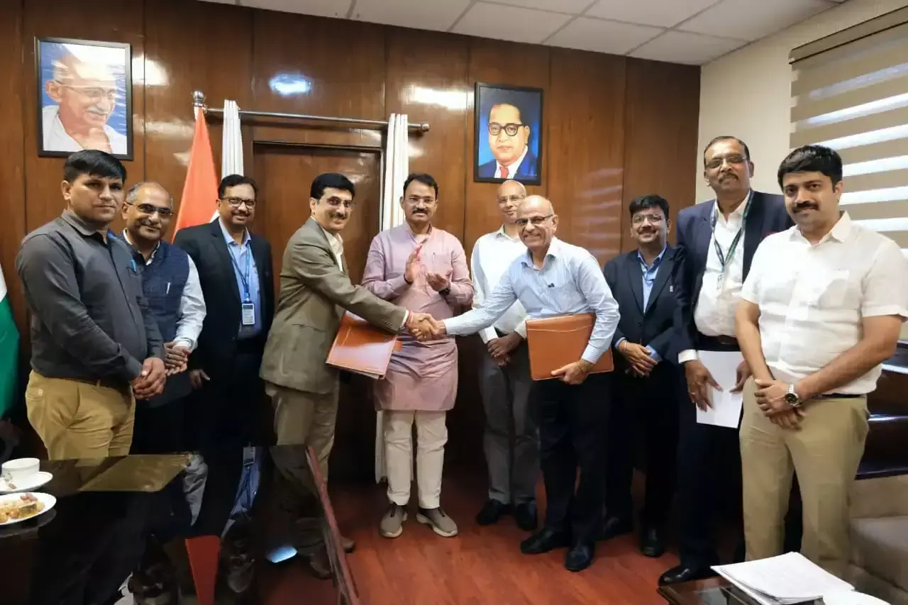 Jaipur: थार के युवाओं के लिए तकनीकी शिक्षा का नया द्वार, पचपदरा रिफाइनरी से जुड़ी पहल Jaipur: थार के युवाओं के लिए तकनीकी शिक्षा का नया द्वार, पचपदरा रिफाइनरी से जुड़ी पहल