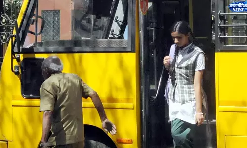 स्कूल बसों की सुरक्षा को लेकर पुणे प्रशासन सख्त CCTV नहीं होने पर होगी कार्रवाई स्कूल बसों की सुरक्षा को लेकर पुणे प्रशासन सख्त CCTV नहीं होने पर होगी कार्रवाई