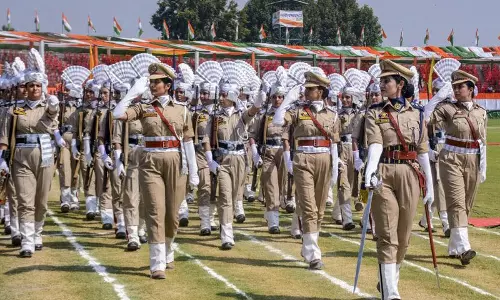 स्वतंत्रता दिवस के लिए Srinagar में फुल ड्रेस रिहर्सल हुई स्वतंत्रता दिवस के लिए Srinagar में फुल ड्रेस रिहर्सल हुई