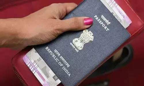 फर्जी दस्तावेजों से पासपोर्ट बनवाने का प्रयास महिला और सहयोगी गिरफ्तार फर्जी दस्तावेजों से पासपोर्ट बनवाने का प्रयास महिला और सहयोगी गिरफ्तार