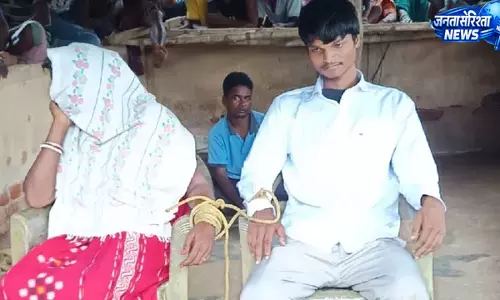पति की गैरमौजूदगी में युवक के साथ मिली महिला देवर ने बाहर से लगाया ताला, पुलिस जांच में जुटी पति की गैरमौजूदगी में युवक के साथ मिली महिला देवर ने बाहर से लगाया ताला, पुलिस जांच में जुटी