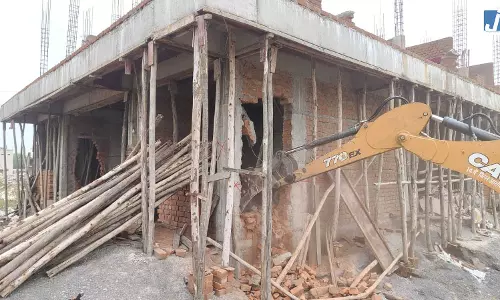 भाठागांव में रायपुर निगम की बड़ी कार्रवाई, चला बुलडोजर भाठागांव में रायपुर निगम की बड़ी कार्रवाई, चला बुलडोजर