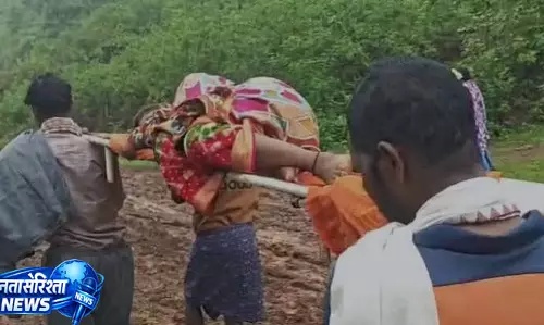 Nandapur खराब सड़क बनी गर्भवती महिला की मुसीबत
