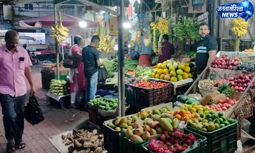 चेम्माड में PWD रोड पर अवैध कब्जों पर नगर पालिका की कार्रवाई, दुकानों और ढांचों को हटाया