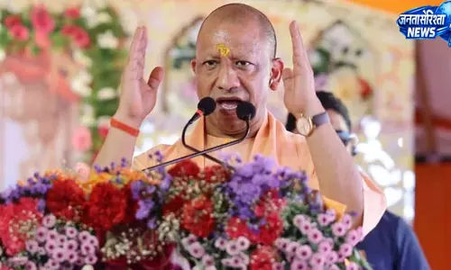 संत परमहंस को योगी ने दी श्रद्धांजलि संत परमहंस को योगी ने दी श्रद्धांजलि