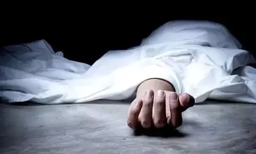 कप्तानगंज में छात्रों के विवाद में किशोर की मौत, आक्रोशित परिजनों ने किया सड़क जाम कप्तानगंज में छात्रों के विवाद में किशोर की मौत, आक्रोशित परिजनों ने किया सड़क जाम
