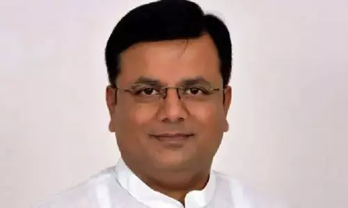 श्रीनिवास माने बने हाउसिंग बोर्ड चेयरमैन श्रीनिवास माने बने हाउसिंग बोर्ड चेयरमैन