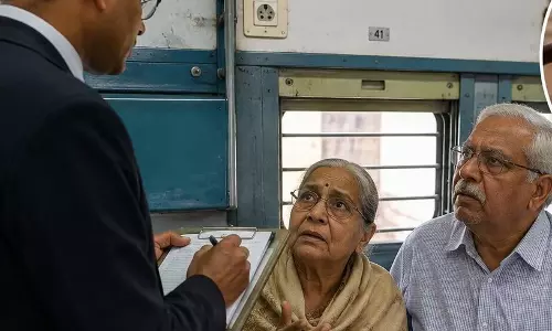 ट्रेन में सीट पर कब्जा शिकायत के बाद रेलवे को लगा झटका ट्रेन में सीट पर कब्जा शिकायत के बाद रेलवे को लगा झटका