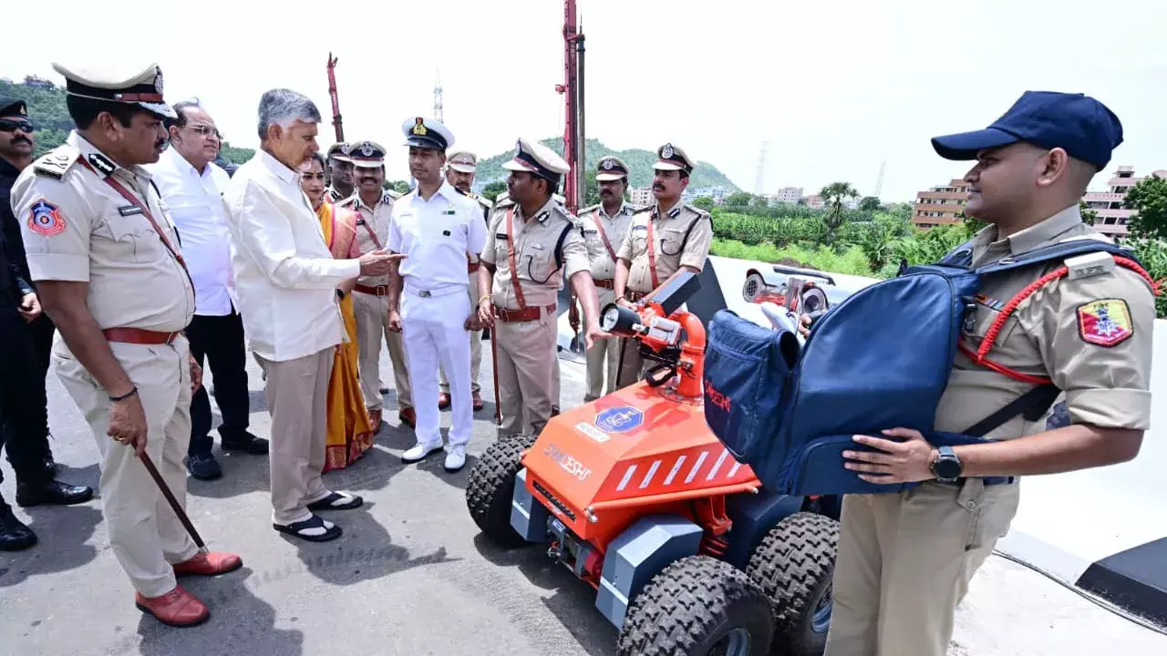 Andhra ने फायर डिपार्टमेंट को अपग्रेड करने के लिए ₹252 करोड़ दिए Andhra ने फायर डिपार्टमेंट को अपग्रेड करने के लिए ₹252 करोड़ दिए