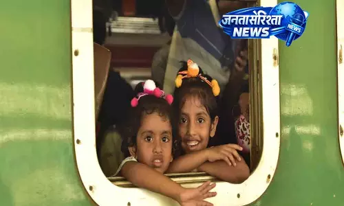 भारत-बांग्लादेश रेल संबंध: 19 डिब्बों की पहली सप्लाई भारत-बांग्लादेश रेल संबंध: 19 डिब्बों की पहली सप्लाई