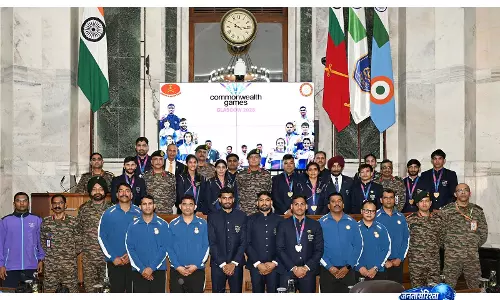 राजनाथ सिंह ने सेना के खिलाड़ियों को दी बधाई राजनाथ सिंह ने सेना के खिलाड़ियों को दी बधाई