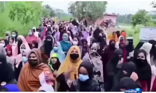 जम्मू कश्मीर में अधिकारों को लेकर प्रदर्शन तेज