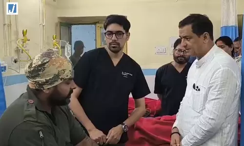 चमोली सुरंग हादसे के घायलों से मिले सांसद अनिल बलूनी अस्पताल पहुंचकर जाना हाल चमोली सुरंग हादसे के घायलों से मिले सांसद अनिल बलूनी अस्पताल पहुंचकर जाना हाल