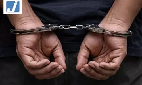 सीबीआई ने तृणमूल नेता भादू शेख की हत्या के मामले में मुंबई से घोषित अपराधी को गिरफ्तार किया सीबीआई ने तृणमूल नेता भादू शेख की हत्या के मामले में मुंबई से घोषित अपराधी को गिरफ्तार किया