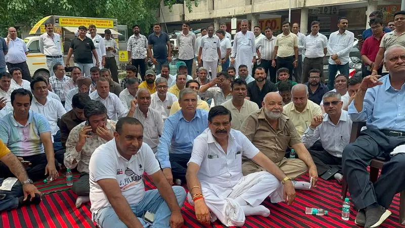 चावल मिलर्स ने 2,800 करोड़ रुपये लेकर चंडीगढ़ में विरोध प्रदर्शन किया चावल मिलर्स ने 2,800 करोड़ रुपये लेकर चंडीगढ़ में विरोध प्रदर्शन किया