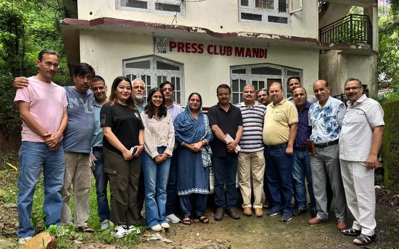 मंडी के मेयर को पत्रकारों को पेश आ रही समस्याओं से अवगत कराया गया मंडी के मेयर को पत्रकारों को पेश आ रही समस्याओं से अवगत कराया गया
