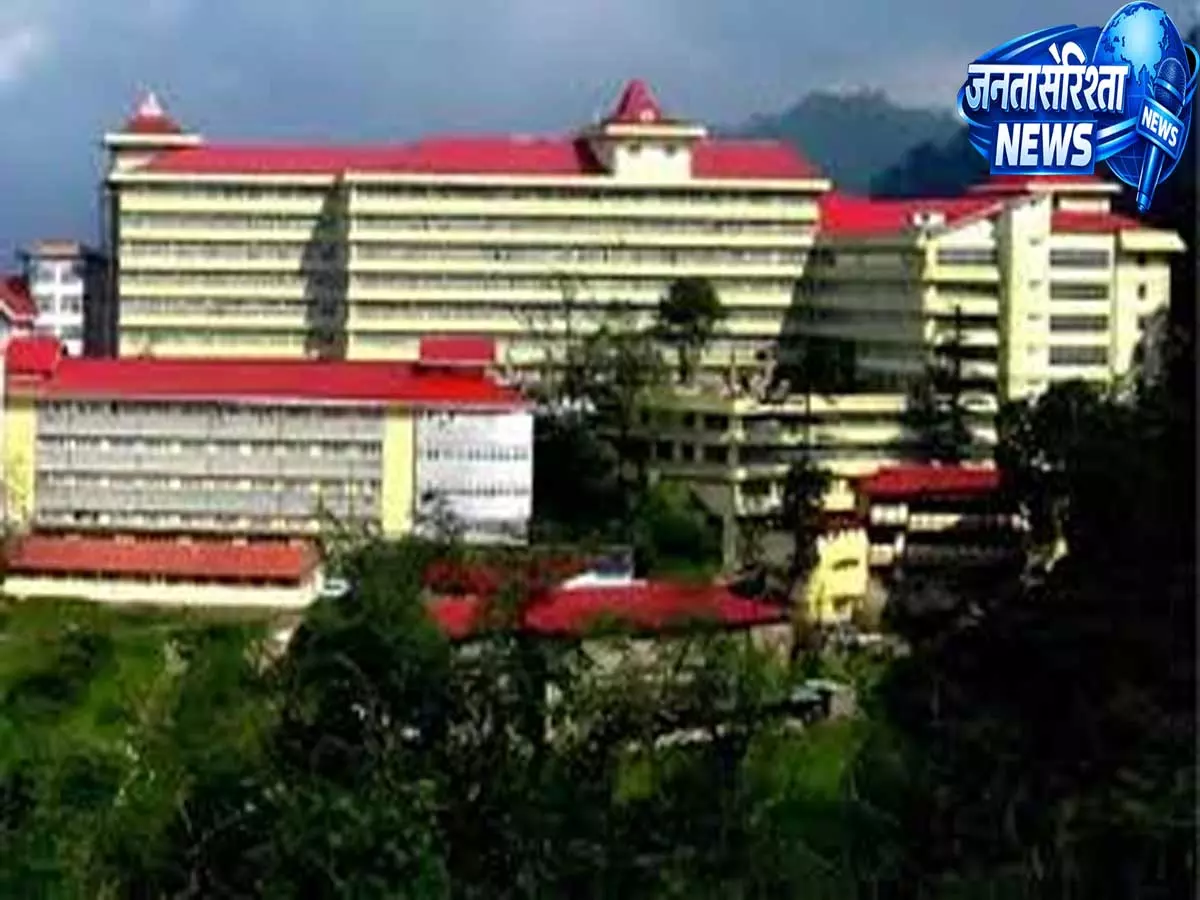 हिमाचल के सबसे बड़े अस्पताल में कैंसर इलाज संकट 6000 रुपये में दवा खरीदने को मजबूर मरीज हिमाचल के सबसे बड़े अस्पताल में कैंसर इलाज संकट 6000 रुपये में दवा खरीदने को मजबूर मरीज