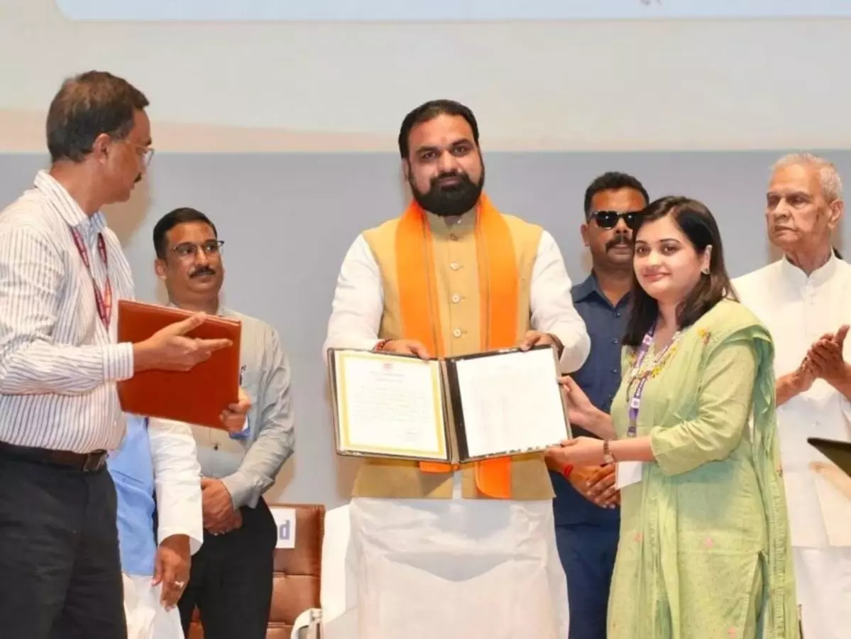 बिहार में 2 लाख युवाओं को मिली सरकारी नौकरी बिहार में 2 लाख युवाओं को मिली सरकारी नौकरी