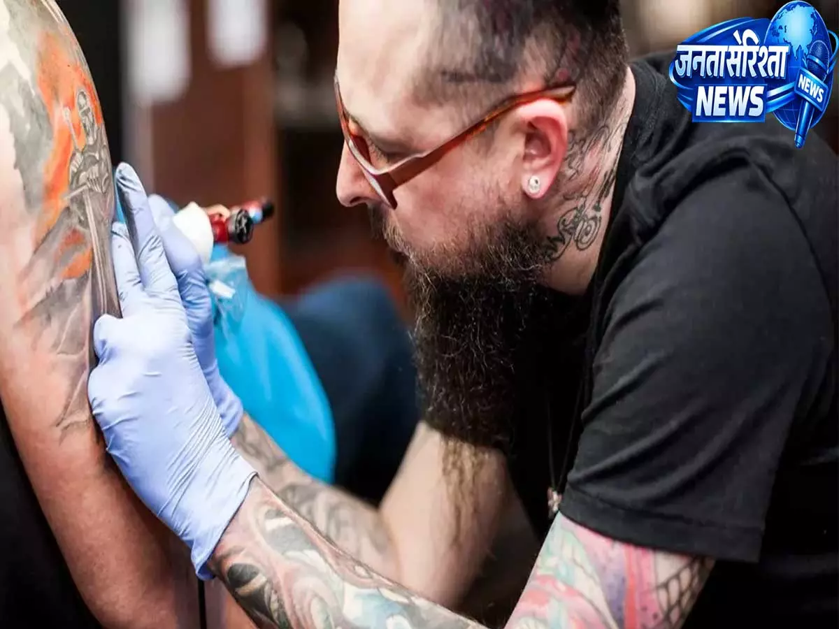 टैटू बनवाने से पहले रहें सावधान एक्सपर्ट्स ने बताया HIV संक्रमण का खतरा टैटू बनवाने से पहले रहें सावधान एक्सपर्ट्स ने बताया HIV संक्रमण का खतरा