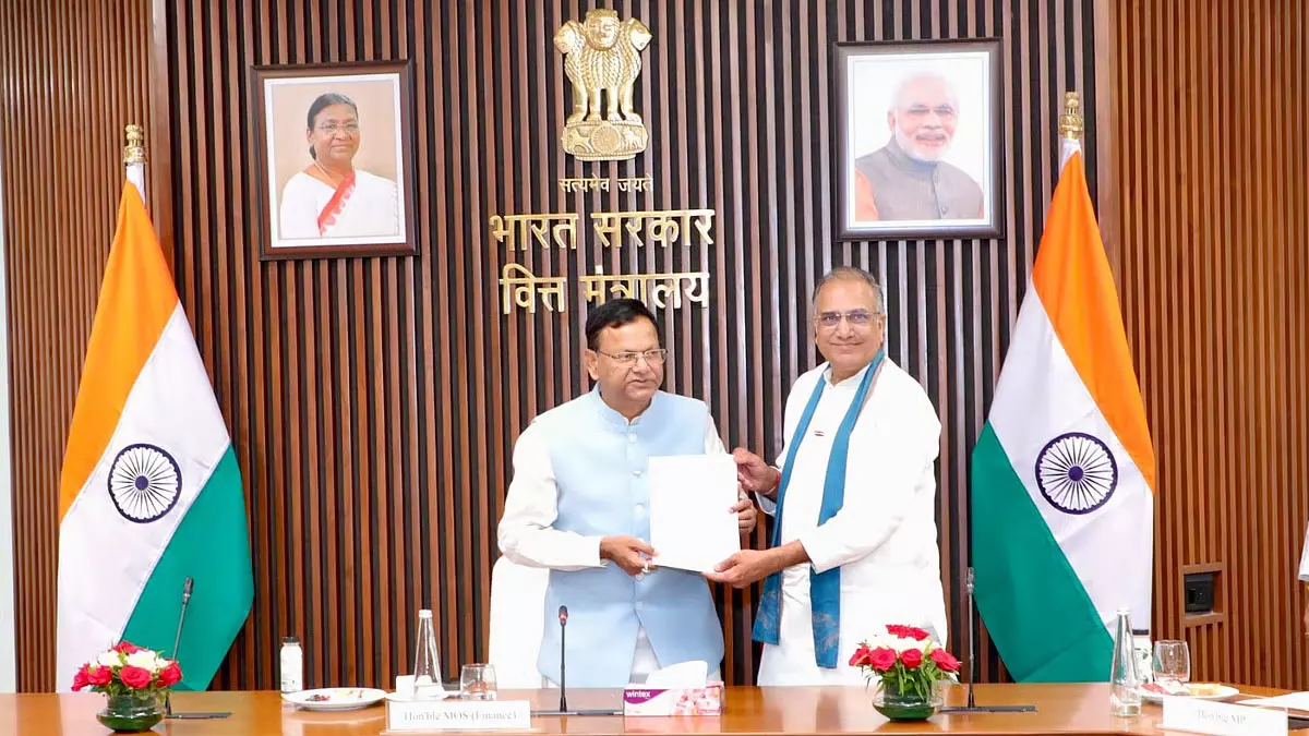अफीम खेती नीति पर बड़ी बैठक, सांसद सुधीर गुप्ता ने किसानों के हित में रखीं 15 मांगें अफीम खेती नीति पर बड़ी बैठक, सांसद सुधीर गुप्ता ने किसानों के हित में रखीं 15 मांगें