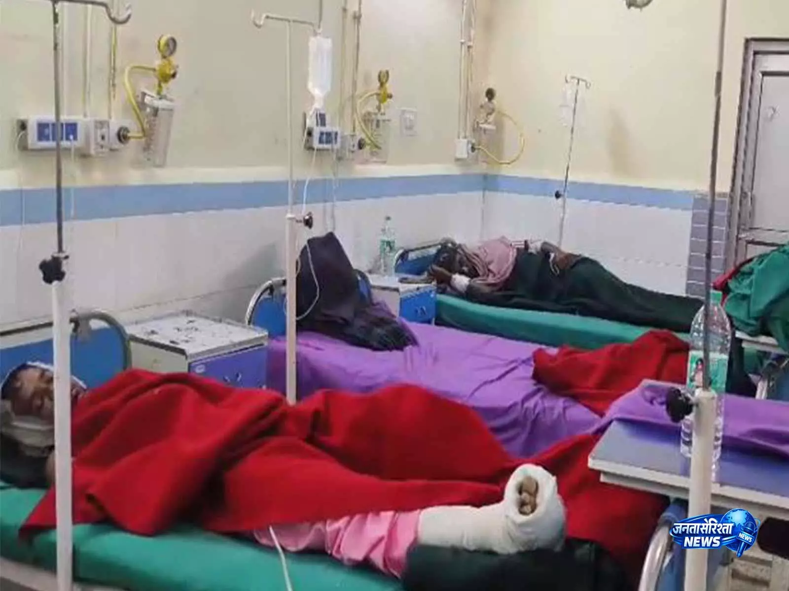 ‘पानी और हवा तूफान की तरह आई’, सुरंग हादसे में बचाए गए मजदूरों का दर्द ‘पानी और हवा तूफान की तरह आई’, सुरंग हादसे में बचाए गए मजदूरों का दर्द