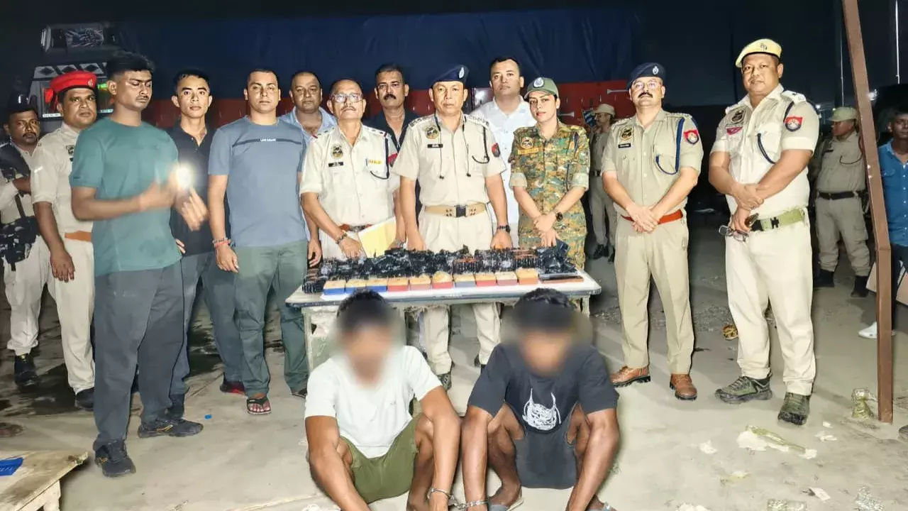 असम पुलिस की बड़ी कार्रवाई, करोड़ों की ड्रग्स जब्त; दो लोग गिरफ्तार असम पुलिस की बड़ी कार्रवाई, करोड़ों की ड्रग्स जब्त; दो लोग गिरफ्तार