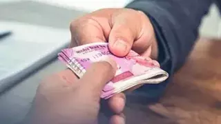 Gurugram: महिला पुलिसकर्मी पर रिश्वतखोरी का आरोप, 15 हजार लेते रंगे हाथ गिरफ्तार Gurugram: महिला पुलिसकर्मी पर रिश्वतखोरी का आरोप, 15 हजार लेते रंगे हाथ गिरफ्तार
