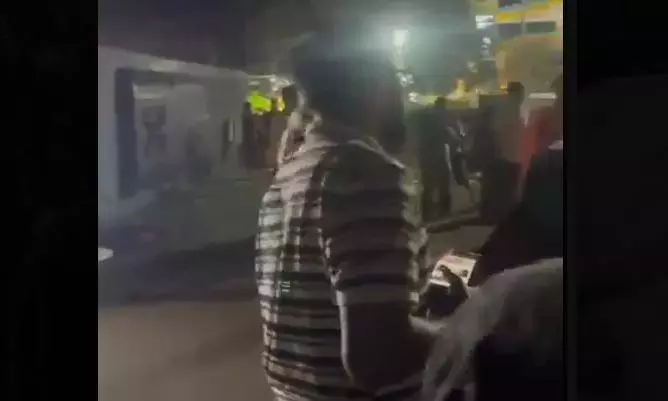 Mahabubnagar: हैदराबाद-अरुणाचलम बस हादसे में 10 लोग घायल, 4 की हालत गंभीर Mahabubnagar: हैदराबाद-अरुणाचलम बस हादसे में 10 लोग घायल, 4 की हालत गंभीर