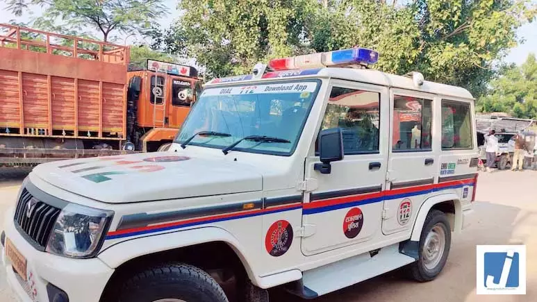 स्कूल कैंटीन की पैटीज खाने के बाद छात्र की मौत, परिजनों ने हंगामा किया स्कूल कैंटीन की पैटीज खाने के बाद छात्र की मौत, परिजनों ने हंगामा किया
