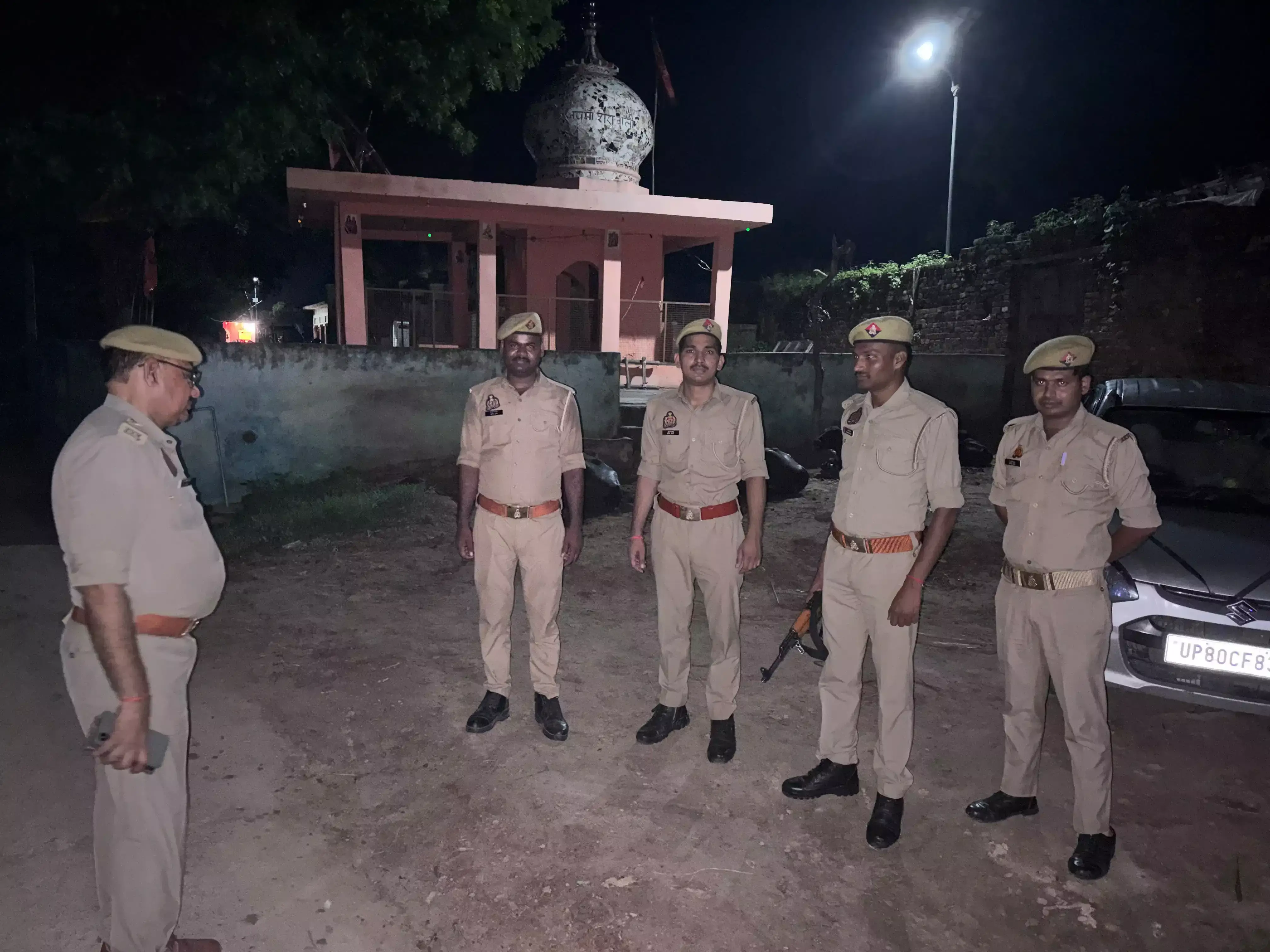 Auraiya: जुलूस विवाद के बाद असेवा गांव में तनावपूर्ण माहौल, चौथे दिन भी सुरक्षा कड़ी Auraiya: जुलूस विवाद के बाद असेवा गांव में तनावपूर्ण माहौल, चौथे दिन भी सुरक्षा कड़ी