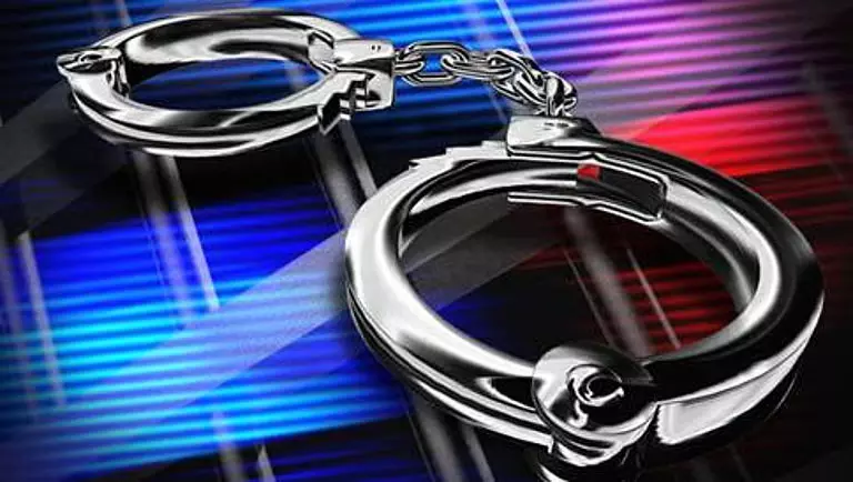 TTP समेत आतंकी संगठनों से संपर्क के आरोप में तीन गिरफ्तार सुरक्षा एजेंसियों की जांच तेज TTP समेत आतंकी संगठनों से संपर्क के आरोप में तीन गिरफ्तार सुरक्षा एजेंसियों की जांच तेज