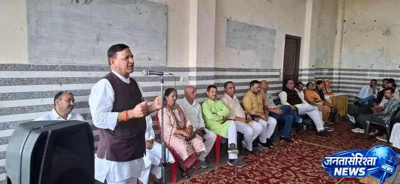 नाहन में सड़कों और स्वास्थ्य सुविधाओं पर बीजेपी हमलावर नाहन में सड़कों और स्वास्थ्य सुविधाओं पर बीजेपी हमलावर