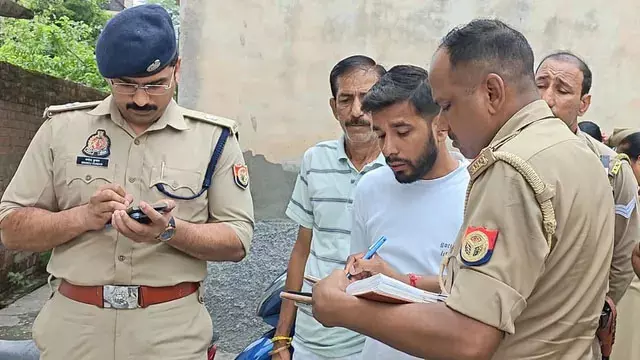 सर्विस राइफल से गोली लगने से महिला की मौत आत्महत्या के कारणों की जांच में जुटी पुलिस सर्विस राइफल से गोली लगने से महिला की मौत आत्महत्या के कारणों की जांच में जुटी पुलिस