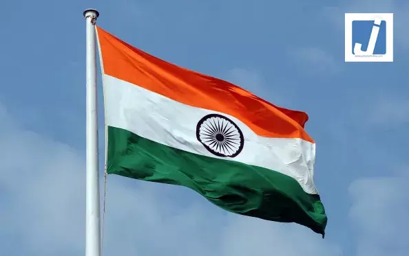 तिरंगा फहराने से छूट मांगने पर घिरे मंत्री, भाजपा ने कांग्रेस सरकार पर निशाना साधा तिरंगा फहराने से छूट मांगने पर घिरे मंत्री, भाजपा ने कांग्रेस सरकार पर निशाना साधा