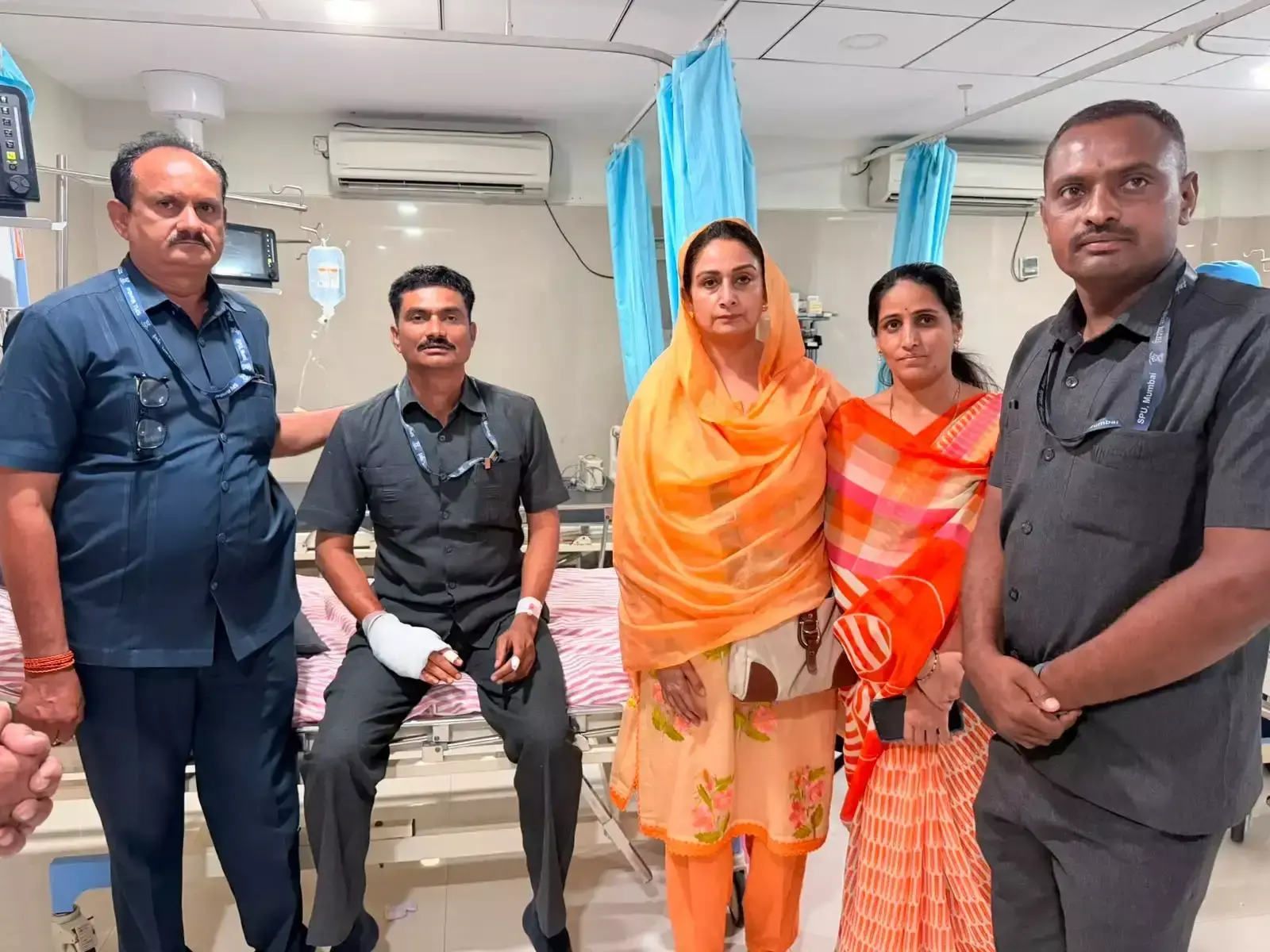Chandigarh: सुखबीर बादल की जान बचाने वाले इंस्पेक्टर संतोष केंद्रे की हरसिमरत कौर ने की सराहना Chandigarh: सुखबीर बादल की जान बचाने वाले इंस्पेक्टर संतोष केंद्रे की हरसिमरत कौर ने की सराहना