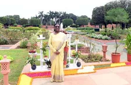 16 अगस्त से आम जनता के लिए खुलेगा राष्ट्रपति भवन का अमृत उद्यान, घूमने के लिए होगी ऑनलाइन बुकिंग 16 अगस्त से आम जनता के लिए खुलेगा राष्ट्रपति भवन का अमृत उद्यान, घूमने के लिए होगी ऑनलाइन बुकिंग
