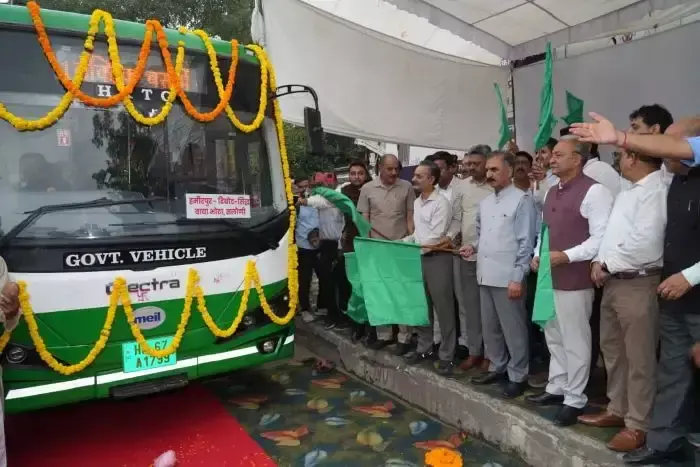Hamirpur: हमीरपुर को मिली नई इलेक्ट्रिक बसों की सौगात, सीएम ने किया शुभारंभ Hamirpur: हमीरपुर को मिली नई इलेक्ट्रिक बसों की सौगात, सीएम ने किया शुभारंभ
