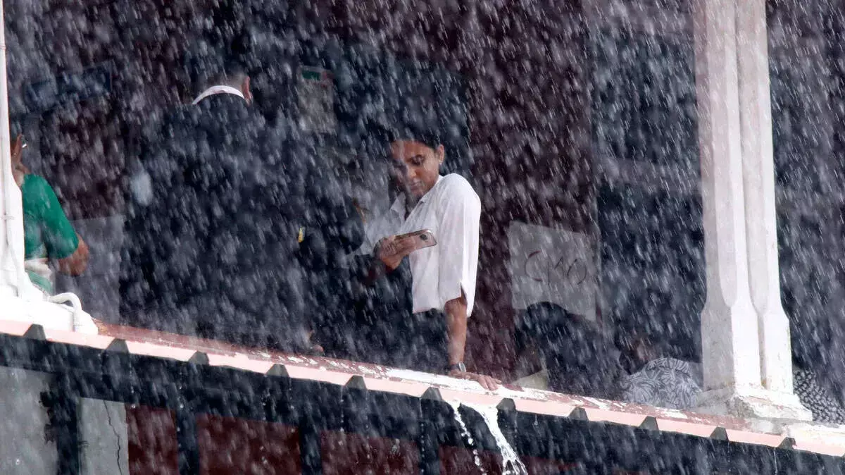 Kerala में भारी बारिश से राहत मिलने की संभावना; आठ ज़िलों में येलो अलर्ट। Kerala में भारी बारिश से राहत मिलने की संभावना; आठ ज़िलों में येलो अलर्ट।