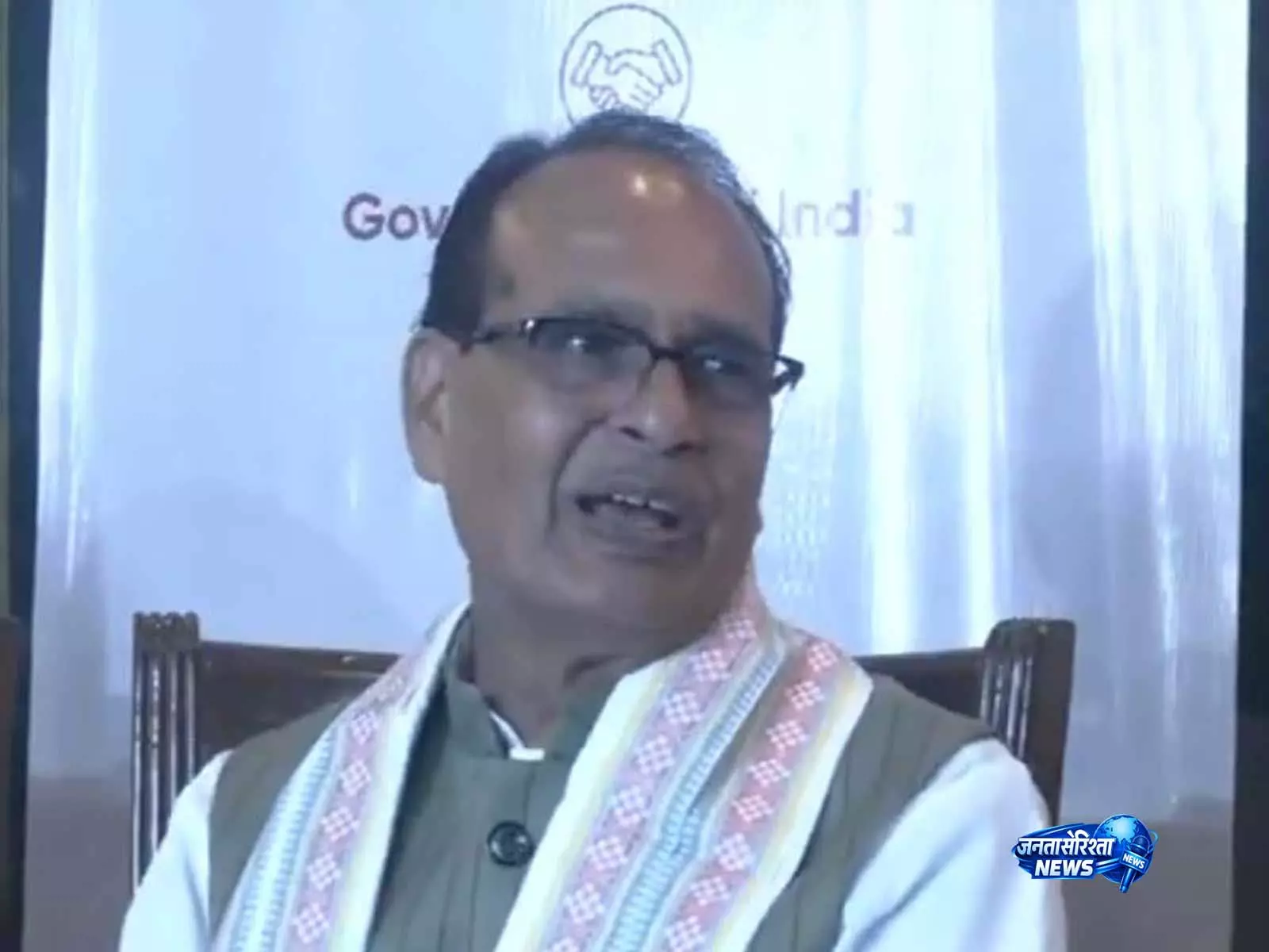 शिवराज ने ग्रामीण विकास निधि विवाद पर दिया जवाब शिवराज ने ग्रामीण विकास निधि विवाद पर दिया जवाब