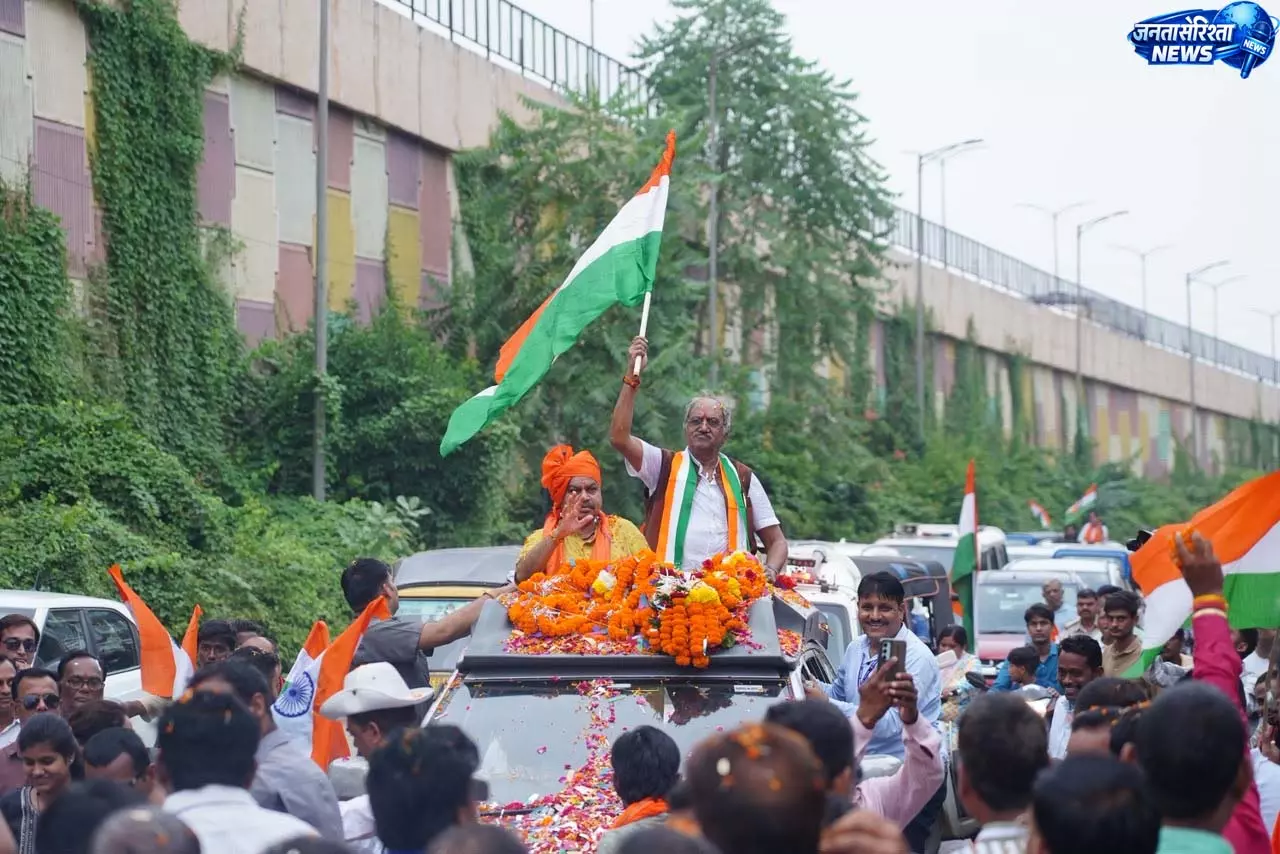 रायपुर में स्वतंत्रता दिवस की पूर्व संध्या पर सांसद बृजमोहन अग्रवाल ने निकाला तिरंगा यात्रा रायपुर में स्वतंत्रता दिवस की पूर्व संध्या पर सांसद बृजमोहन अग्रवाल ने निकाला तिरंगा यात्रा