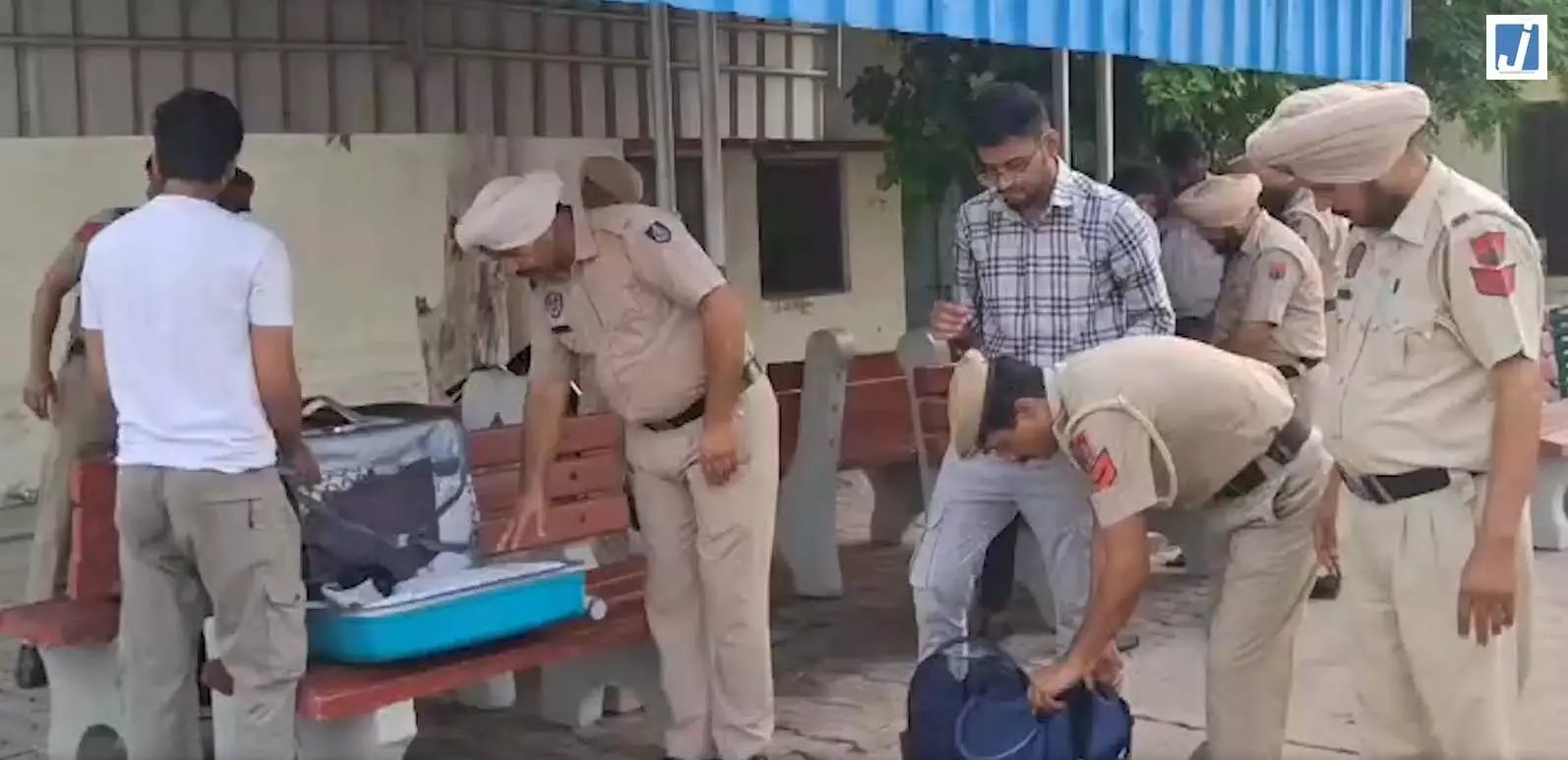 स्वतंत्रता दिवस से पहले पटियाला रेलवे स्टेशन पर सुरक्षा बढ़ी स्वतंत्रता दिवस से पहले पटियाला रेलवे स्टेशन पर सुरक्षा बढ़ी
