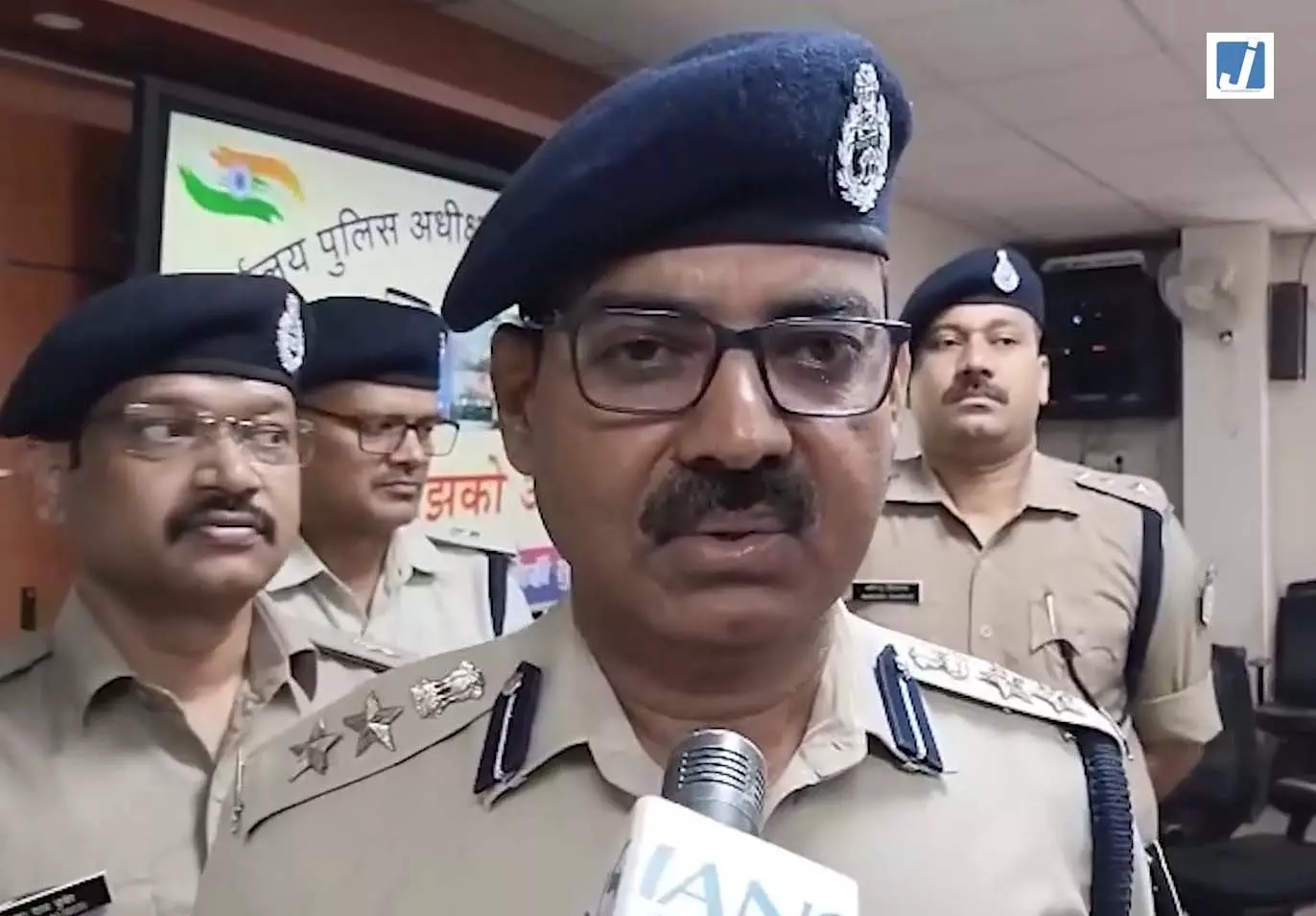 ग्वालियर में अवैध खनन पर रातभर चला अभियान, SSP बोले ग्वालियर में अवैध खनन पर रातभर चला अभियान, SSP बोले