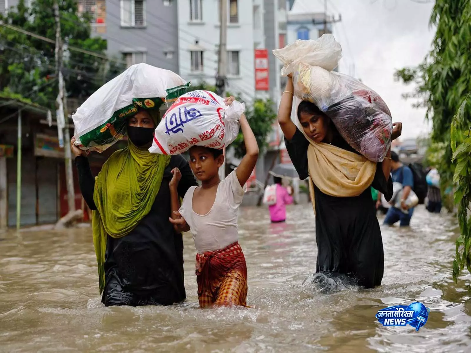 ओडिशा के 6 जिलों के 429 गांवों के 209687 लोग बाढ़ से प्रभावित ओडिशा के 6 जिलों के 429 गांवों के 209687 लोग बाढ़ से प्रभावित