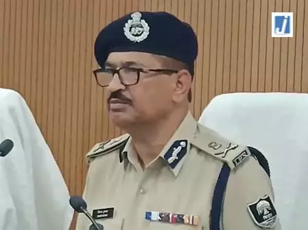 साइबर अपराध में वृद्धि के बीच बिहार के डीजीपी ने सिम कार्ड के दुरुपयोग के खिलाफ चेतावनी जारी की साइबर अपराध में वृद्धि के बीच बिहार के डीजीपी ने सिम कार्ड के दुरुपयोग के खिलाफ चेतावनी जारी की