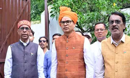 वित्त मंत्री ओपी चौधरी ने रायगढ़ में किया ध्वजारोहण, राष्ट्रध्वज को दी सलामी