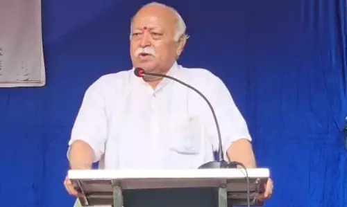 स्वतंत्र भारत को सुखी, संपन्न और सुरक्षित बनाना हमारी जिम्मेदारी: मोहन भागवत स्वतंत्र भारत को सुखी, संपन्न और सुरक्षित बनाना हमारी जिम्मेदारी: मोहन भागवत