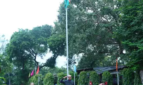 राज्यपाल डेका ने लोकभवन में किया ध्वजारोहण राज्यपाल डेका ने लोकभवन में किया ध्वजारोहण