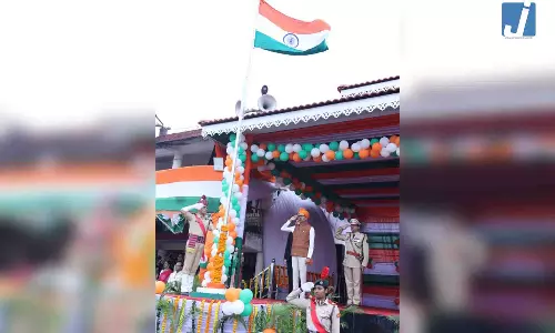वित्त मंत्री ओपी चौधरी ने रायगढ़ में किया ध्वजारोहण