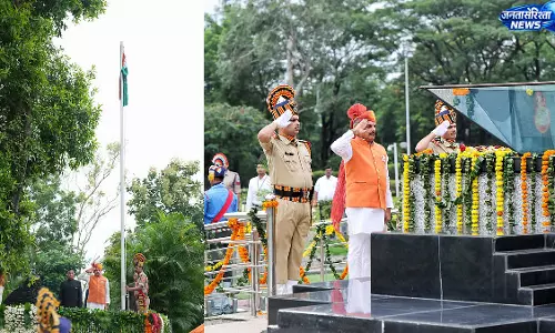 स्वतंत्रता दिवस का उत्साह, भोपाल के लाल परेड ग्राउंड में सीएम ने फहराया तिरंगा स्वतंत्रता दिवस का उत्साह, भोपाल के लाल परेड ग्राउंड में सीएम ने फहराया तिरंगा