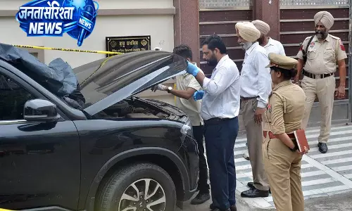अमृतसर में पूर्व तख्त जत्थेदार के घर के बाहर गोलीबारी अमृतसर में पूर्व तख्त जत्थेदार के घर के बाहर गोलीबारी